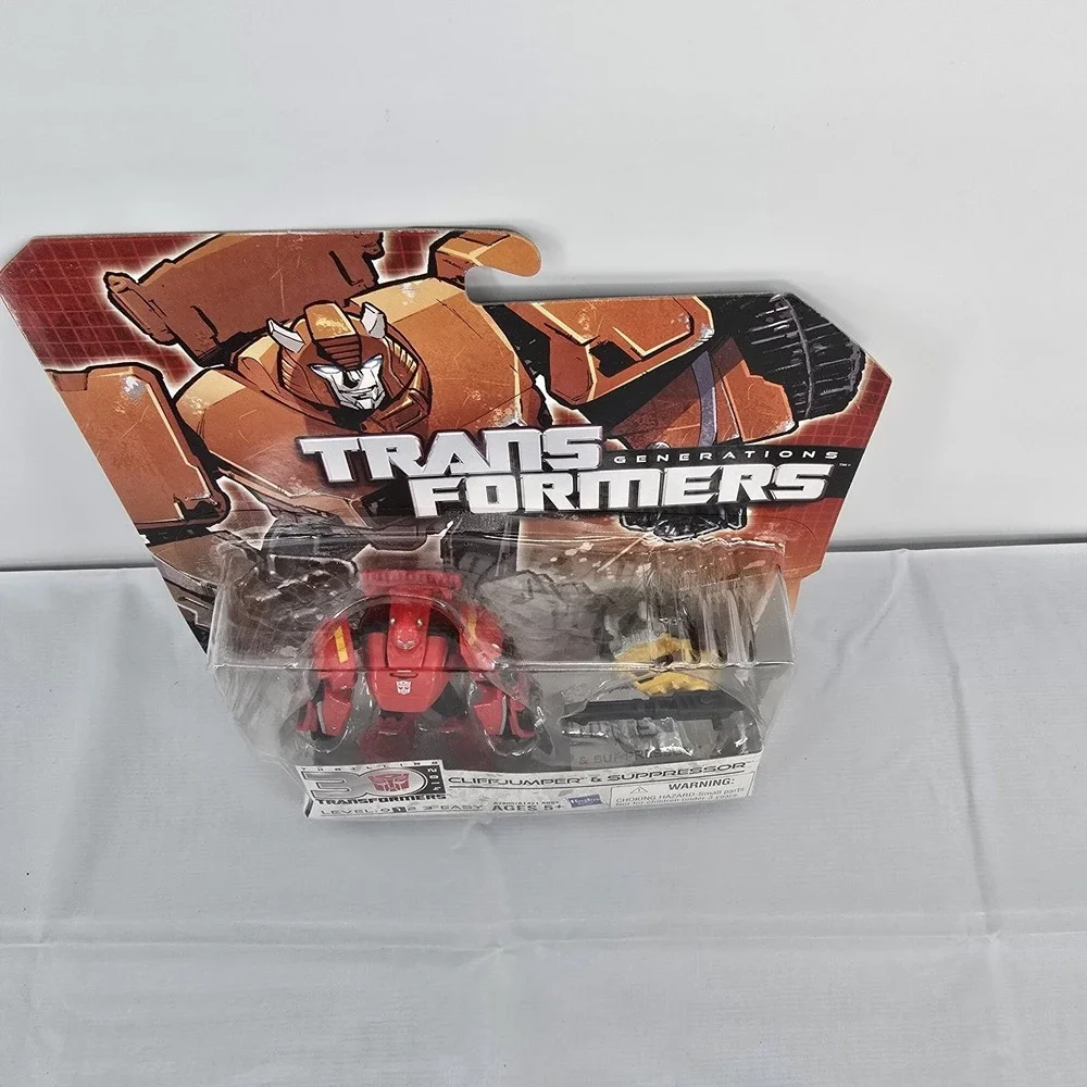 Transformers Generations CLIFFJUMPER SUPPRESSOR 30th‎ Anniversary Legends